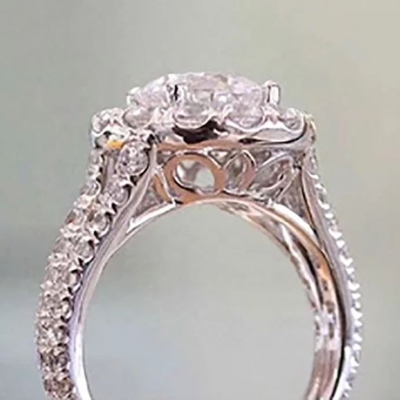 New Women’s 925 Silver Luxury Round Cut Diamond Ring - Picture 3 of 5
